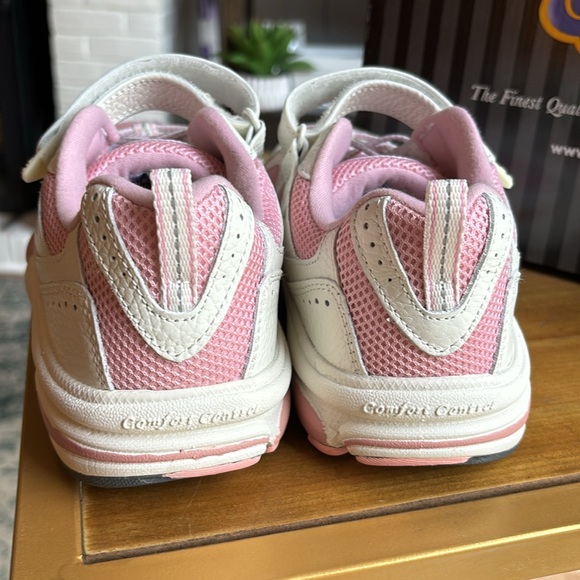 VICTORY easy on/off Athletic shoe WHITE LEATHER/pink by Dr Comfort size 8.5 XW - Picture 3 of 10